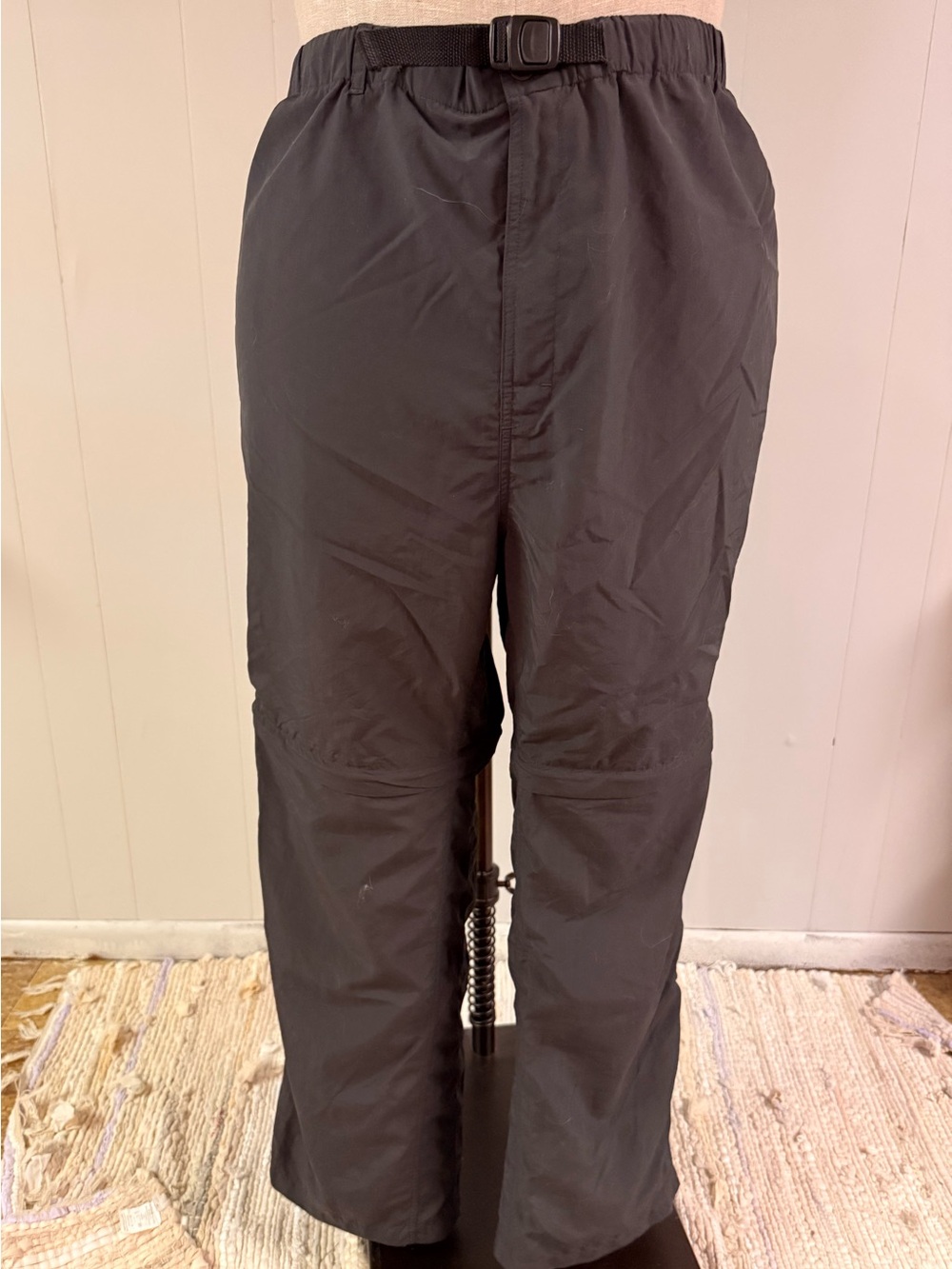 TravelSmith Men's Black Outdoor Cargo Pants